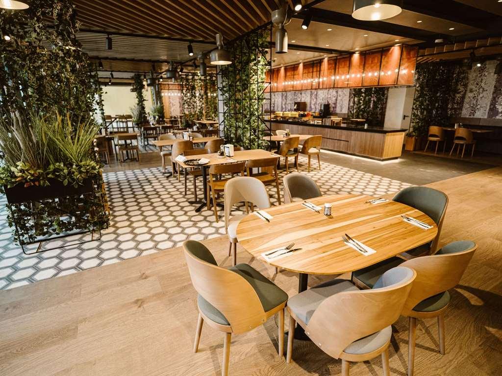 Готель Ibis Styles Sibiu Arsenal Ресторан фото